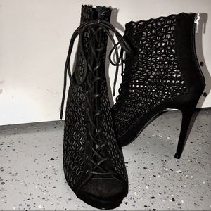 Steve Madden black heels